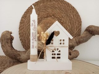 Haus mit Herz als Geschenk mit Kerze und Spruch