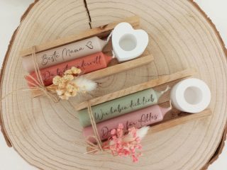 Handgefertigte Kerzenhalter mit Dekoration und personalisierter Beschriftung - Kerzenset Beste Mama personalisiert